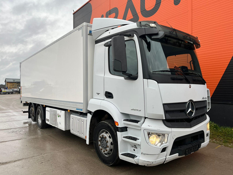 Mercedes-Benz Antos 2543 6x2*4 THERMOKING UT 800 / BOX L=7604 - Camion frigorifique: photos 3 Mercedes-Benz Antos 2543 6x2*4 THERMOKING UT 800 / BOX L=7604 - Camion frigorifique: photos 3