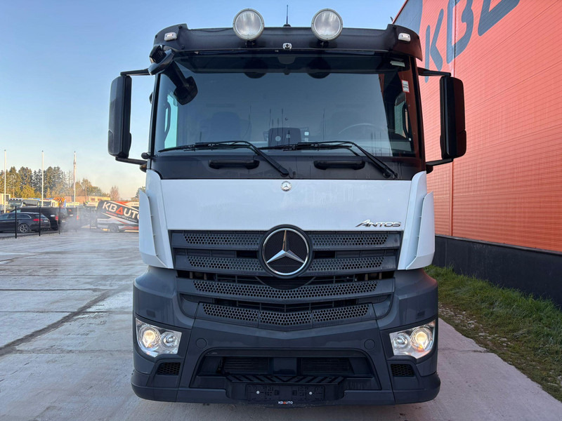 Mercedes-Benz Antos 2545 6x2*4 SUPRA 850 / BOX L=9489 mm / LOW MILEAGE ! - Camion frigorifique: photos 2 Mercedes-Benz Antos 2545 6x2*4 SUPRA 850 / BOX L=9489 mm / LOW MILEAGE ! - Camion frigorifique: photos 2