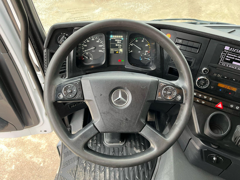 Photo d'intérieur 1: Camion benne Mercedes-Benz Arocs 4151 8x4 BORDMATIC / FULL STEEL / DRUM BRAKES / BOX L=6140 mm