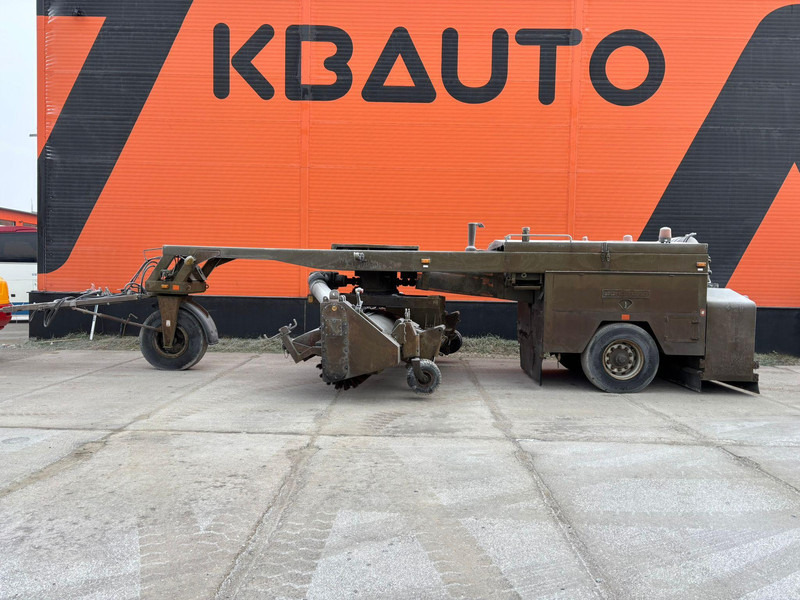 SCHÖRLING P17FV BROOM / BLOWER / 3053 HOURS - Balayeuse de voirie: photos 3 SCHÖRLING P17FV BROOM / BLOWER / 3053 HOURS - Balayeuse de voirie: photos 3