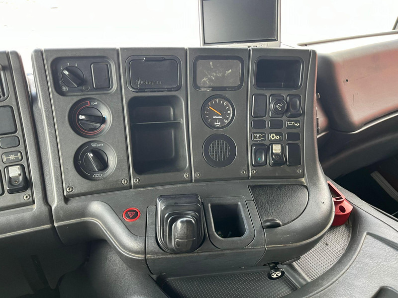 Camion vidangeur Scania P 94 4x2 TANK 9000 I + 1200 l / VACUUM Jurop PR150 / PRESSURE Pratissoli 150 bar / 102 l/min: photos 20 Camion vidangeur Scania P 94 4x2 TANK 9000 I + 1200 l / VACUUM Jurop PR150 / PRESSURE Pratissoli 150 bar / 102 l/min: photos 20