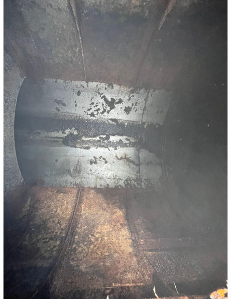 Camion vidangeur Scania P 94 4x2 TANK 9000 I + 1200 l / VACUUM Jurop PR150 / PRESSURE Pratissoli 150 bar / 102 l/min: photos 14 Camion vidangeur Scania P 94 4x2 TANK 9000 I + 1200 l / VACUUM Jurop PR150 / PRESSURE Pratissoli 150 bar / 102 l/min: photos 14