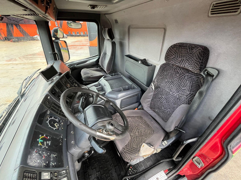 Camion vidangeur Scania P 94 4x2 TANK 9000 I + 1200 l / VACUUM Jurop PR150 / PRESSURE Pratissoli 150 bar / 102 l/min: photos 19 Camion vidangeur Scania P 94 4x2 TANK 9000 I + 1200 l / VACUUM Jurop PR150 / PRESSURE Pratissoli 150 bar / 102 l/min: photos 19