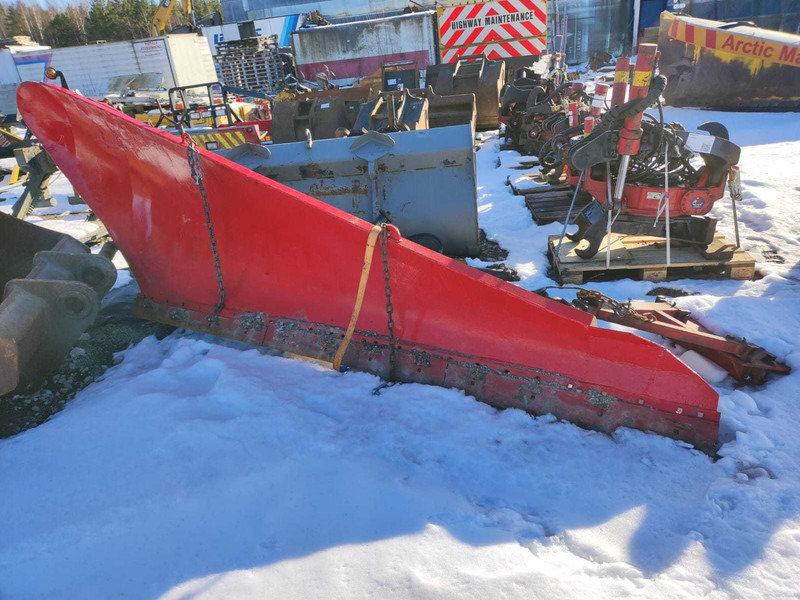 Svedala ARBRÅ HYDRAULIC STRAIGHT SNOW PLOW / LUMESAHK - Engin de déneigement: photos 1 Svedala ARBRÅ HYDRAULIC STRAIGHT SNOW PLOW / LUMESAHK - Engin de déneigement: photos 1