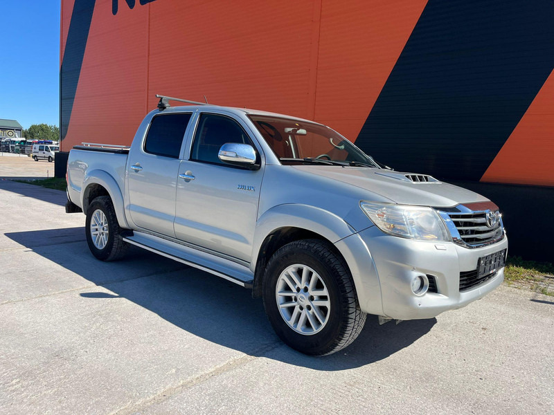 Toyota Hilux 4x4 - Pick-up: photos 4 Toyota Hilux 4x4 - Pick-up: photos 4