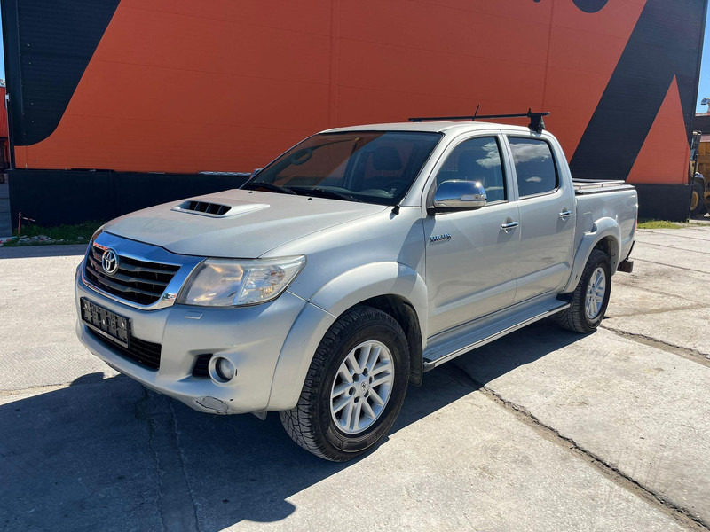 Toyota Hilux 4x4 - Pick-up: photos 2 Toyota Hilux 4x4 - Pick-up: photos 2