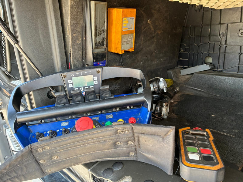 Camion porte-voitures Volvo FH 16 750 8x4 HMF2620K-5 / WINCH / PLATFORM L=7100 mm: photos 13 Camion porte-voitures Volvo FH 16 750 8x4 HMF2620K-5 / WINCH / PLATFORM L=7100 mm: photos 13