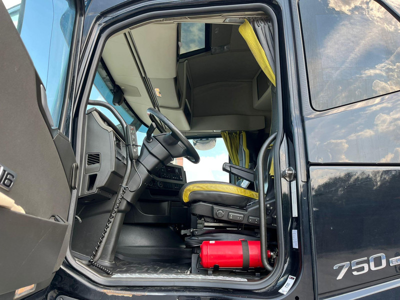 Camion porte-voitures Volvo FH 16 750 8x4 HMF2620K-5 / WINCH / PLATFORM L=7100 mm: photos 20 Camion porte-voitures Volvo FH 16 750 8x4 HMF2620K-5 / WINCH / PLATFORM L=7100 mm: photos 20