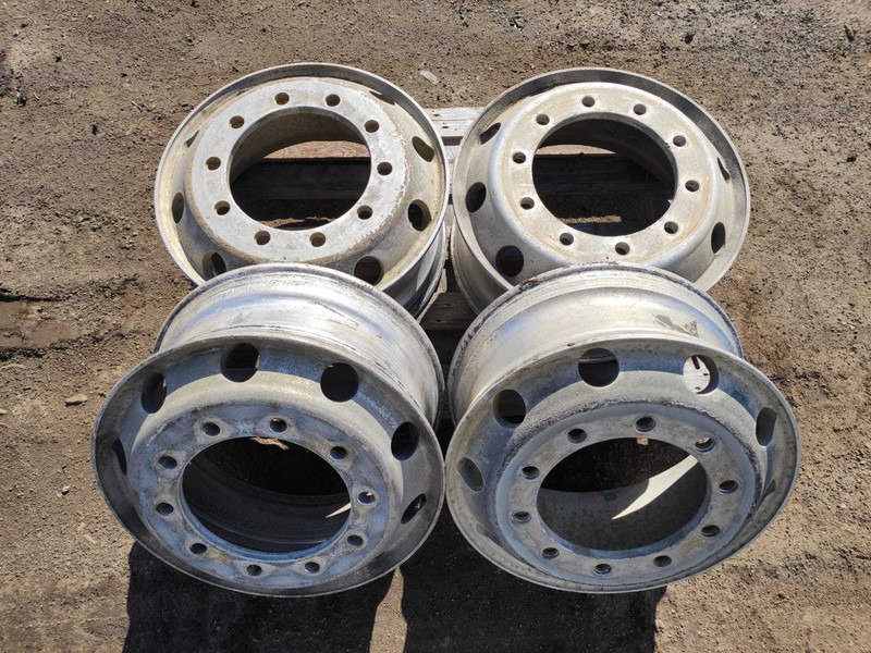 Alcoa rims for Volvo truck 22.5 x 9.00 / Volvo valuveljed - Pneu pour Camion: photos 1 Alcoa rims for Volvo truck 22.5 x 9.00 / Volvo valuveljed - Pneu pour Camion: photos 1