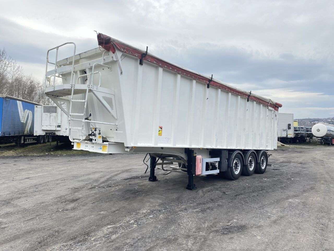 Semi-remorque benne Benalu: photos 7 Semi-remorque benne Benalu: photos 7