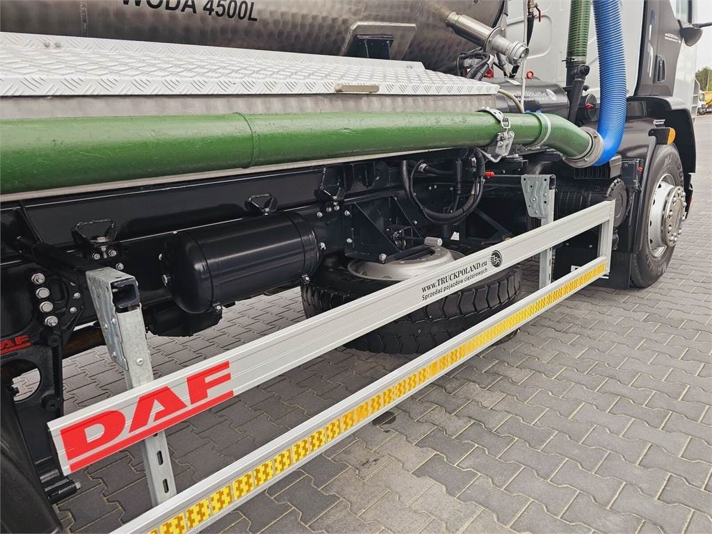DAF WUKO SCK-4HW for collecting waste liquid separator - Camion vidangeur: photos 3 DAF WUKO SCK-4HW for collecting waste liquid separator - Camion vidangeur: photos 3