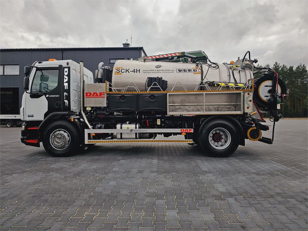 DAF WUKO SCK-4HW for collecting waste liquid separator - Camion vidangeur: photos 4 DAF WUKO SCK-4HW for collecting waste liquid separator - Camion vidangeur: photos 4