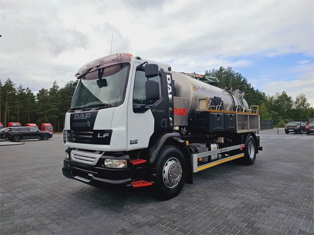 DAF WUKO SCK-4HW for collecting waste liquid separator  - Camion vidangeur: photos 3 DAF WUKO SCK-4HW for collecting waste liquid separator  - Camion vidangeur: photos 3
