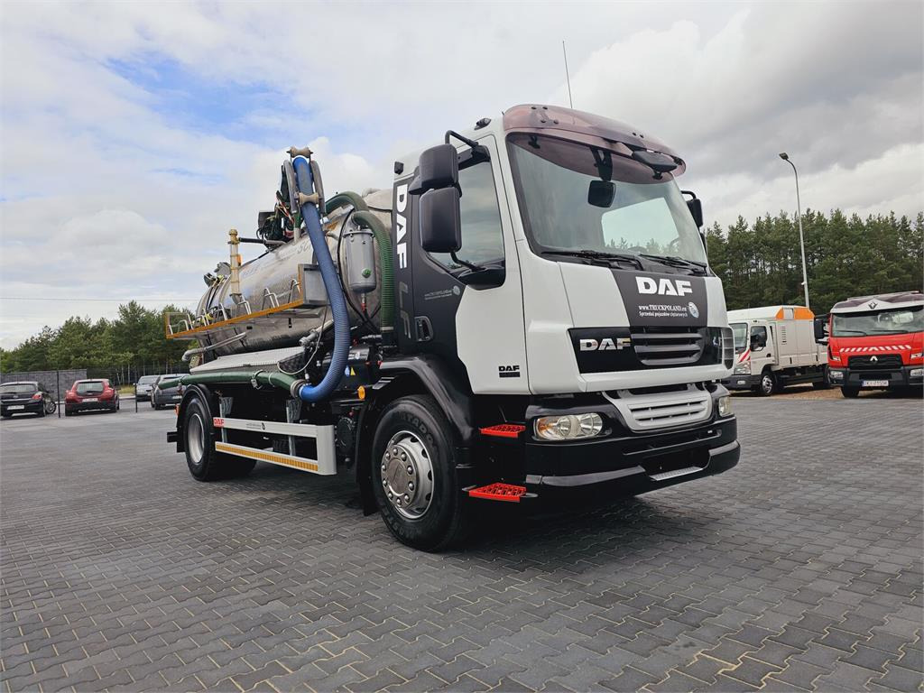 DAF WUKO SCK-4HW for collecting waste liquid separator - Camion vidangeur: photos 2 DAF WUKO SCK-4HW for collecting waste liquid separator - Camion vidangeur: photos 2