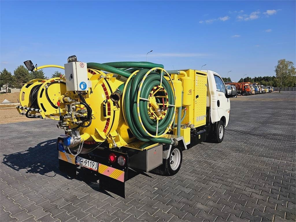 Isuzu Kia on categories B COMBI WUKO FOR DUCT CLEANING 2 - Camion vidangeur: photos 1 Isuzu Kia on categories B COMBI WUKO FOR DUCT CLEANING 2 - Camion vidangeur: photos 1