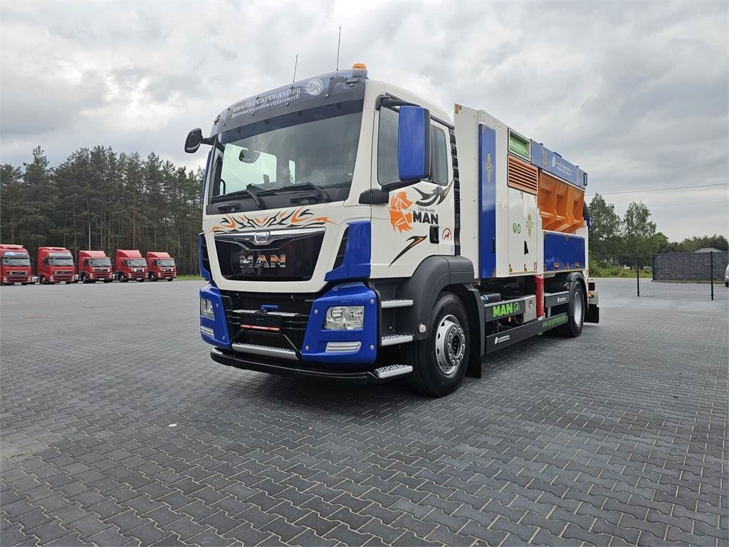 MAN RSP ESE 18/4-KM Saugbagger vacuum cleaner excavato - Camion vidangeur: photos 3 MAN RSP ESE 18/4-KM Saugbagger vacuum cleaner excavato - Camion vidangeur: photos 3