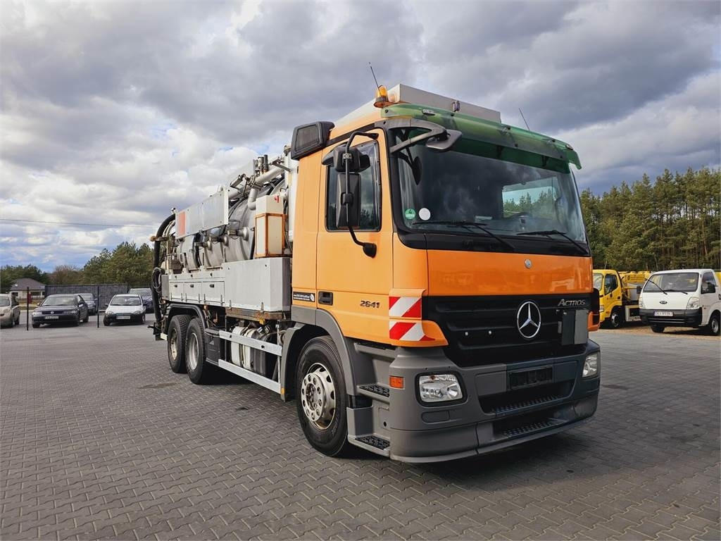 Mercedes-Benz WUKO KROLL COMBI FOR SEWER CLEANING - Camion vidangeur: photos 2 Mercedes-Benz WUKO KROLL COMBI FOR SEWER CLEANING - Camion vidangeur: photos 2