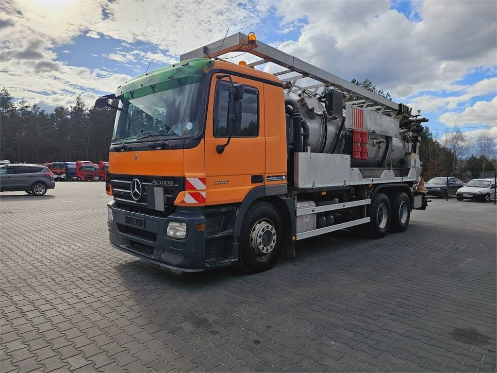 Mercedes-Benz WUKO KROLL COMBI FOR SEWER CLEANING - Camion vidangeur: photos 4 Mercedes-Benz WUKO KROLL COMBI FOR SEWER CLEANING - Camion vidangeur: photos 4