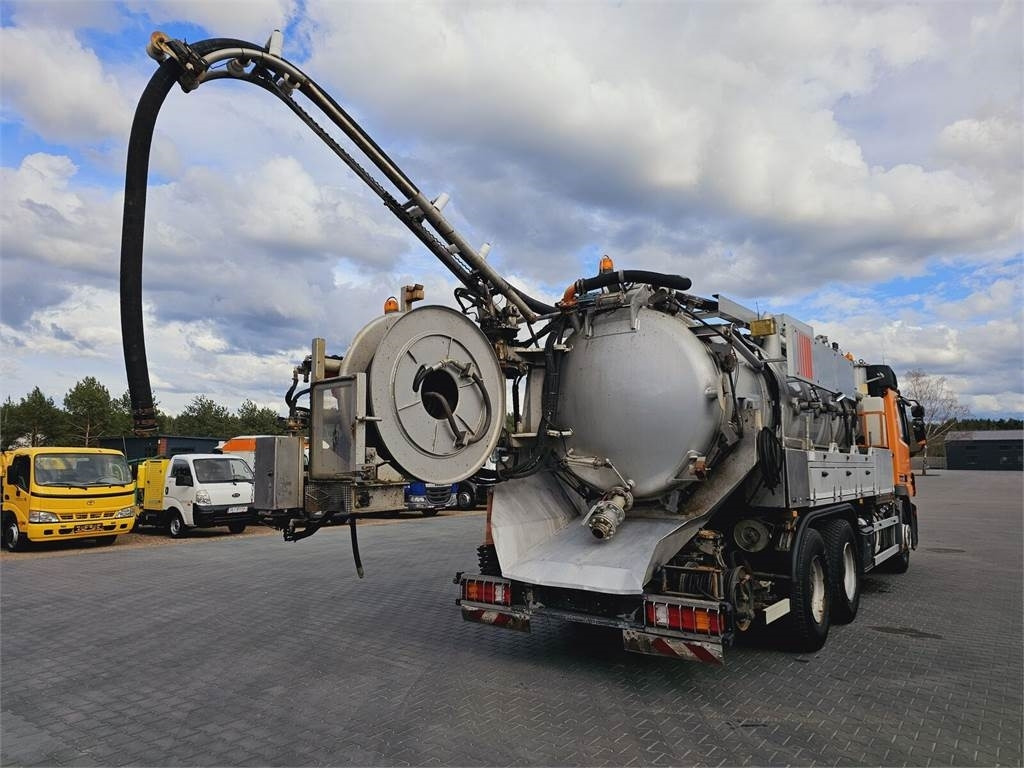 Mercedes-Benz WUKO KROLL COMBI FOR SEWER CLEANING - Camion vidangeur: photos 1 Mercedes-Benz WUKO KROLL COMBI FOR SEWER CLEANING - Camion vidangeur: photos 1