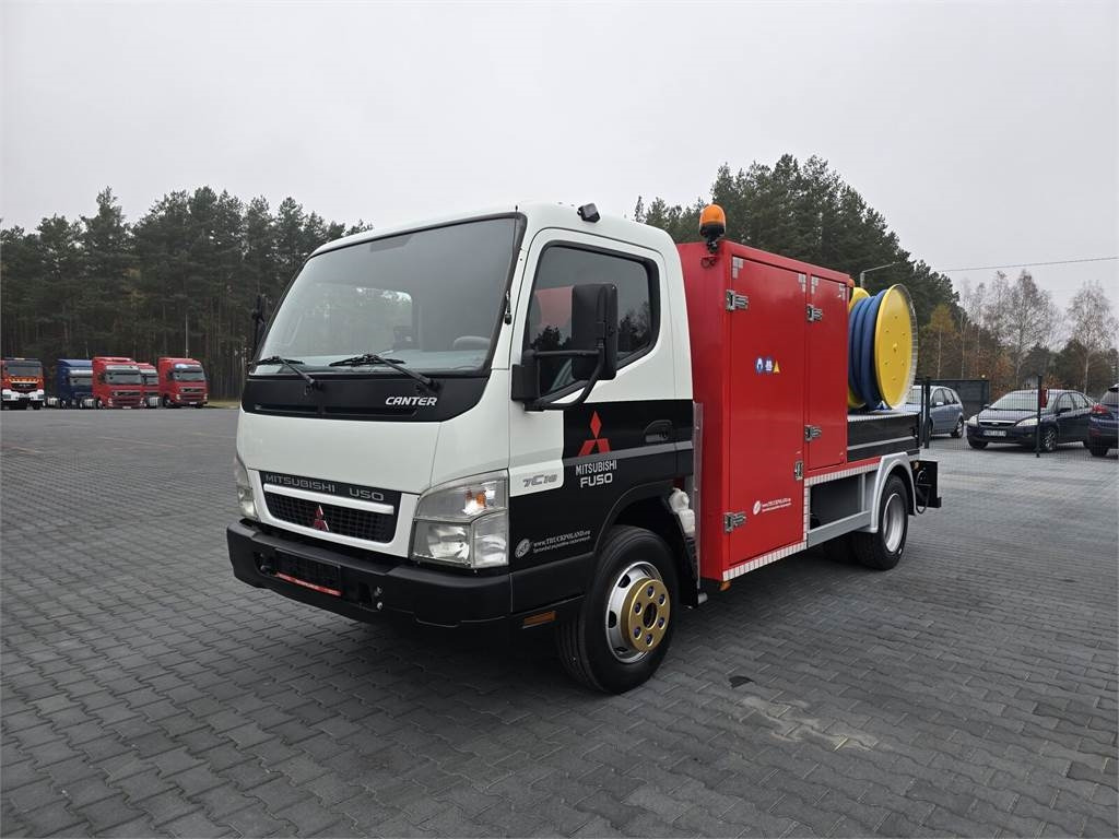 Mitsubishi RIONED COMBI WUKO FOR CLEANING SEWAGE - Camion vidangeur: photos 3 Mitsubishi RIONED COMBI WUKO FOR CLEANING SEWAGE - Camion vidangeur: photos 3