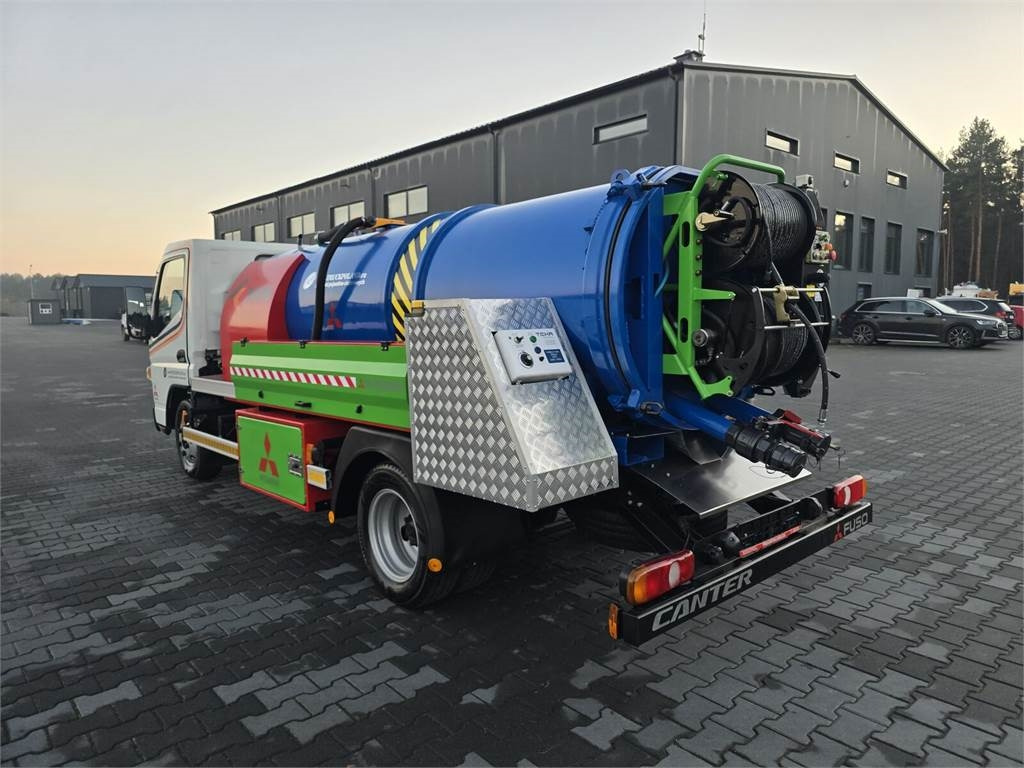 Mitsubishi ROM KOKS SMART COMBI WUKO HOT WATER FOR CLEANING S - Camion vidangeur: photos 5 Mitsubishi ROM KOKS SMART COMBI WUKO HOT WATER FOR CLEANING S - Camion vidangeur: photos 5