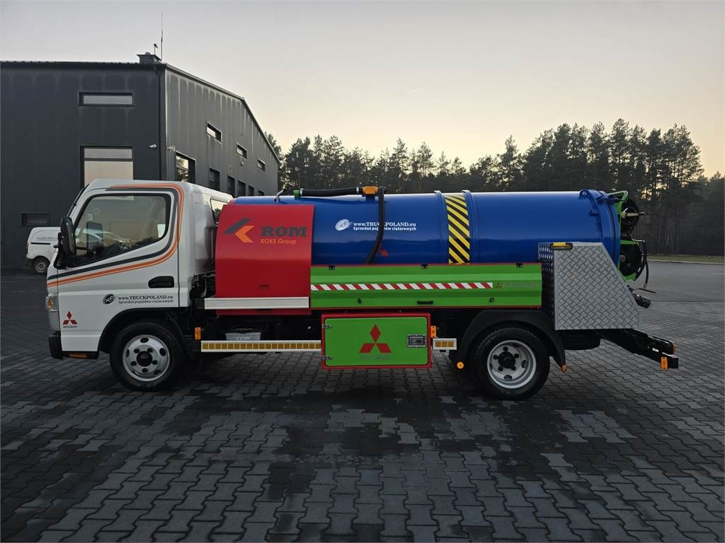 Mitsubishi ROM KOKS SMART COMBI WUKO HOT WATER FOR CLEANING S - Camion vidangeur: photos 4 Mitsubishi ROM KOKS SMART COMBI WUKO HOT WATER FOR CLEANING S - Camion vidangeur: photos 4
