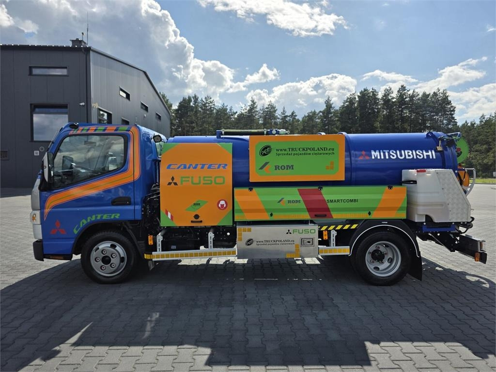 Mitsubishi ROM SMART COMBI WUKO HOT WATER FOR CLEANING SEWAGE - Camion vidangeur: photos 4 Mitsubishi ROM SMART COMBI WUKO HOT WATER FOR CLEANING SEWAGE - Camion vidangeur: photos 4