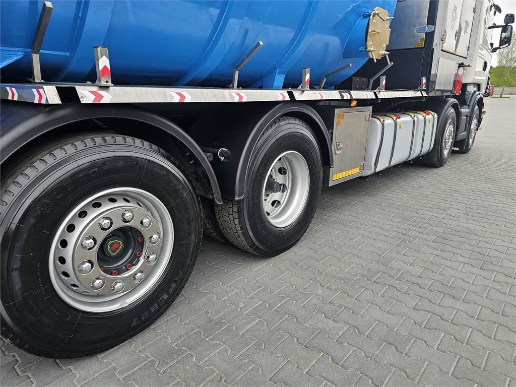 Camion vidangeur Scania Disab Centurion P210/8 Vacuum suction loader: photos 11