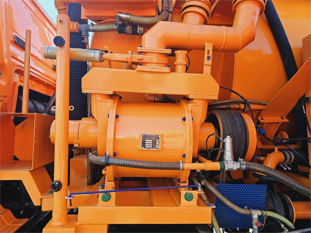 Véhicule de voirie/ Spécial MAN SUPER 2000 4x2 WUKO RECYKLING for collecting liqui: photos 11 Véhicule de voirie/ Spécial MAN SUPER 2000 4x2 WUKO RECYKLING for collecting liqui: photos 11