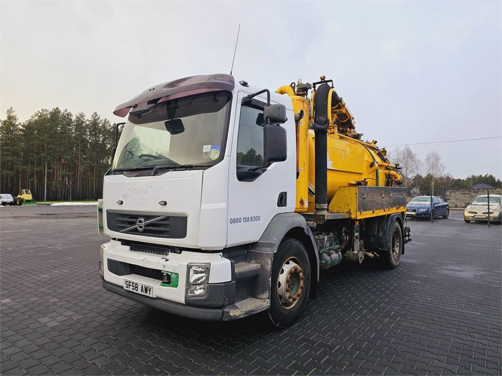 Volvo FULLER TANKERS 2008 WUKO for collecting liquid was - Camion vidangeur: photos 3 Volvo FULLER TANKERS 2008 WUKO for collecting liquid was - Camion vidangeur: photos 3