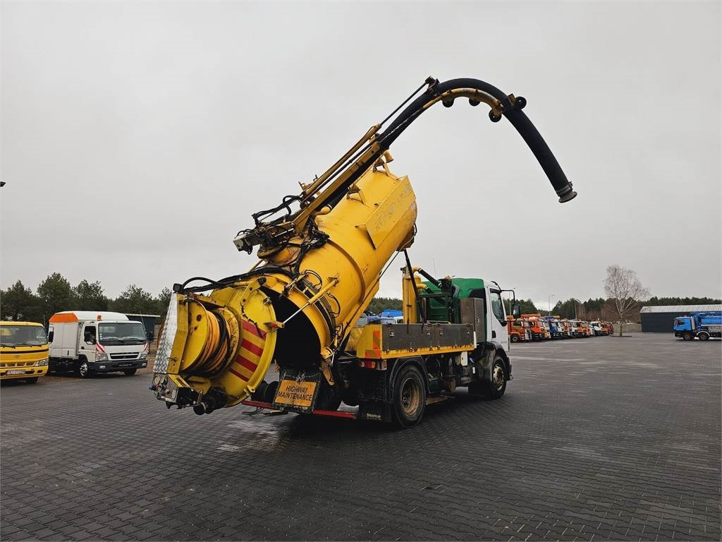 Volvo FULLER TANKERS 2008 WUKO for collecting liquid was - Camion vidangeur: photos 1 Volvo FULLER TANKERS 2008 WUKO for collecting liquid was - Camion vidangeur: photos 1