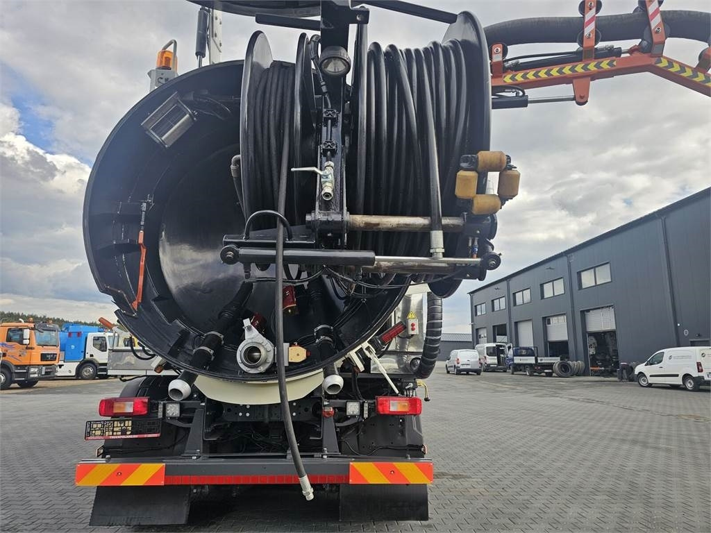 Volvo WUKO ADR ROLBA FOR CLEANING CHANNELS COMBI - Camion vidangeur: photos 5 Volvo WUKO ADR ROLBA FOR CLEANING CHANNELS COMBI - Camion vidangeur: photos 5