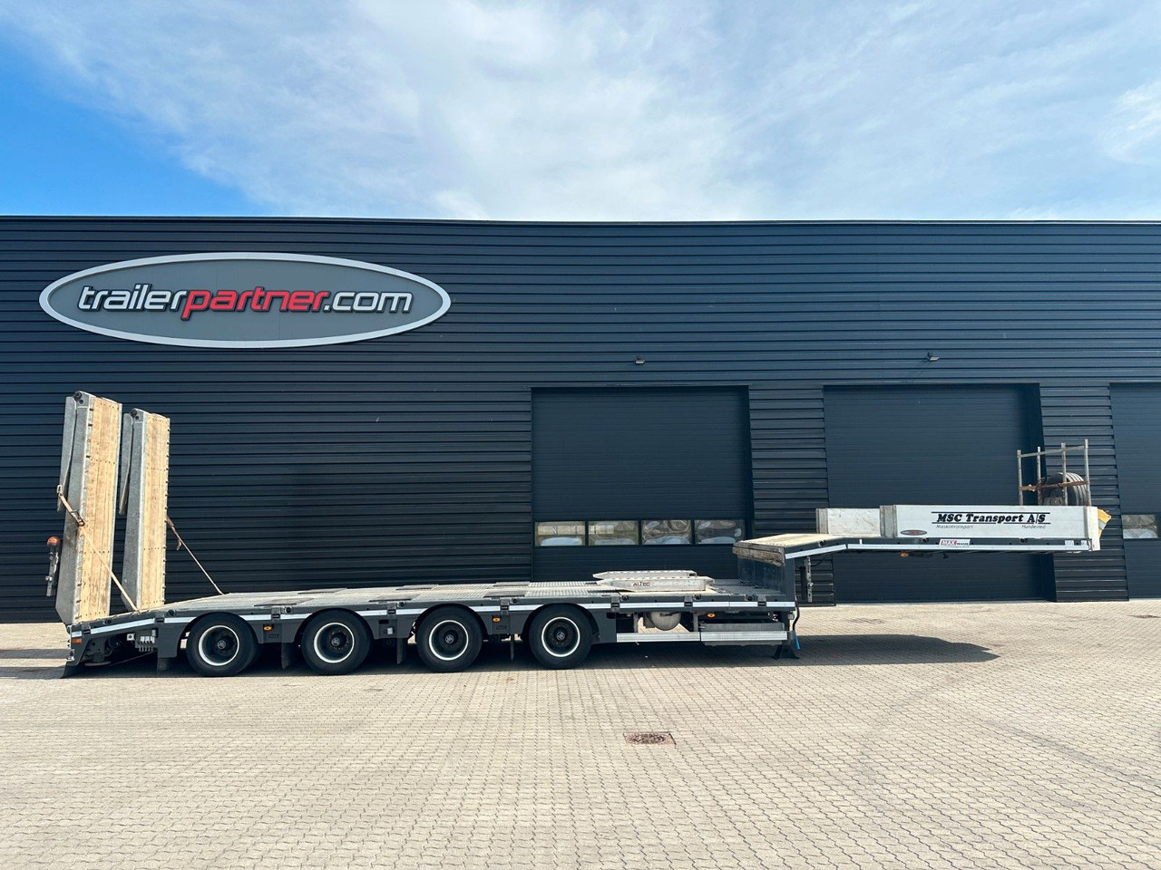 Faymonville Maxtrailer 4 achs tieflader / Zwangslenkung - Semi-remorque surbaissé: photos 1 Faymonville Maxtrailer 4 achs tieflader / Zwangslenkung - Semi-remorque surbaissé: photos 1