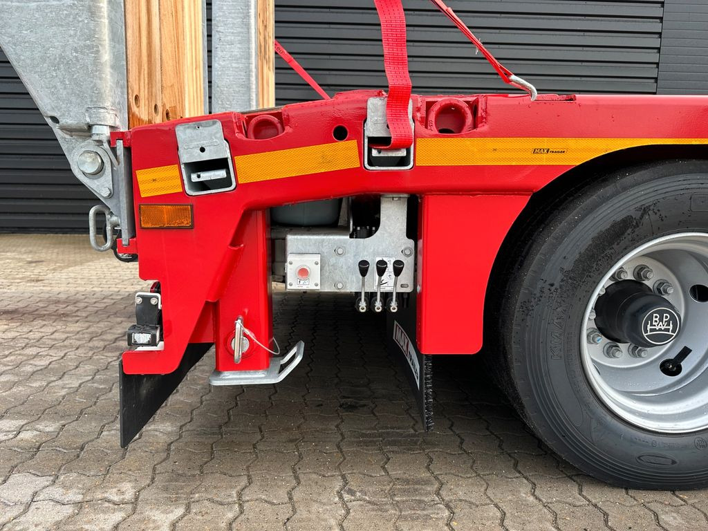 Faymonville Maxtrailer MAX 600 4 achs anhänger Faymonville Maxtrailer MAX 600 4 achs anhänger - Semi-remorque surbaissé: photos 5 Faymonville Maxtrailer MAX 600 4 achs anhänger Faymonville Maxtrailer MAX 600 4 achs anhänger - Semi-remorque surbaissé: photos 5