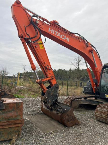 Hitachi ZX210LC 6 - Pelle sur chenille: photos 2 Hitachi ZX210LC 6 - Pelle sur chenille: photos 2