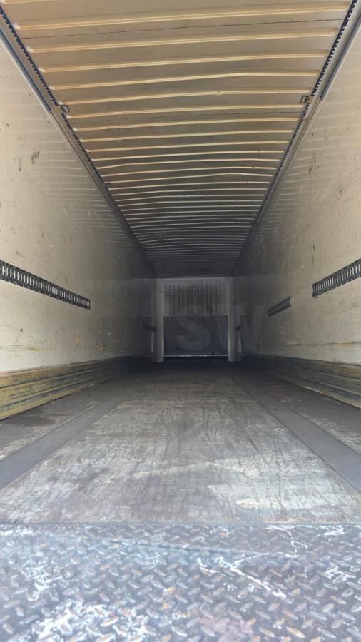 Semi-remorque fourgon Krone Dry liner (location / rent): photos 6 Semi-remorque fourgon Krone Dry liner (location / rent): photos 6