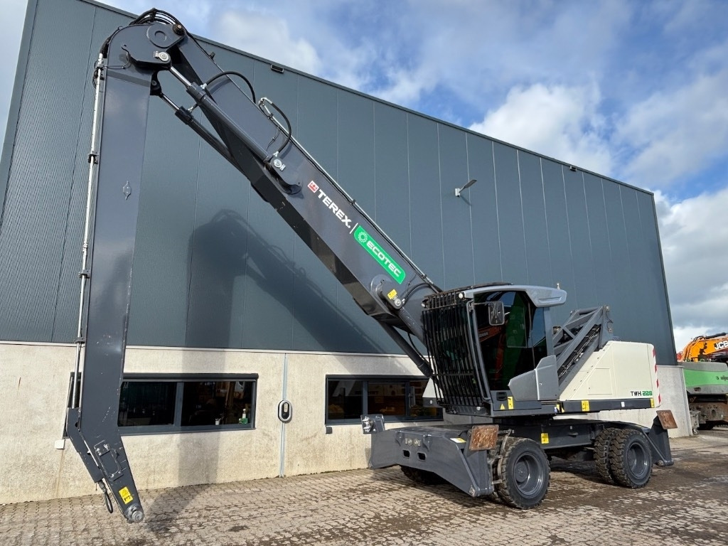 Fuchs MHL 340 F - MHL340 Terex Ecotec TWH228  - Pelle de manutention: photos 4 Fuchs MHL 340 F - MHL340 Terex Ecotec TWH228  - Pelle de manutention: photos 4