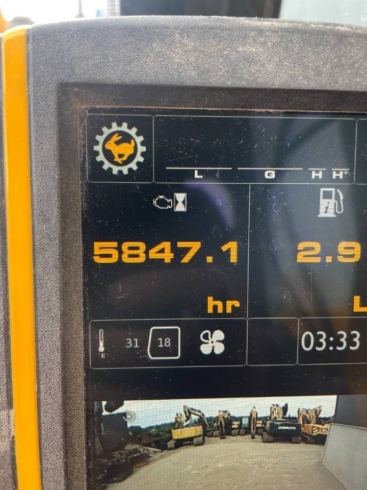 Pelle sur chenille JCB JS300LC -- JS 300 LC: photos 27