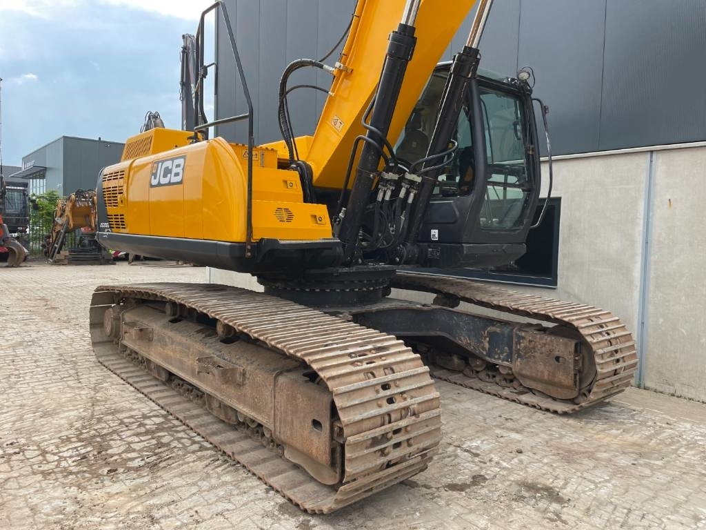 Pelle sur chenille JCB JS300LC -- JS 300 LC: photos 31
