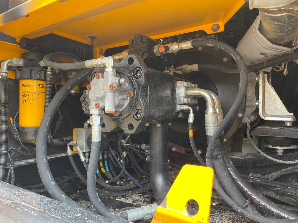 Pelle sur chenille JCB JS300LC -- JS 300 LC: photos 38