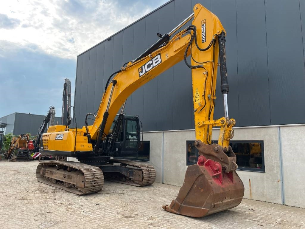 Pelle sur chenille JCB JS300LC -- JS 300 LC: photos 8