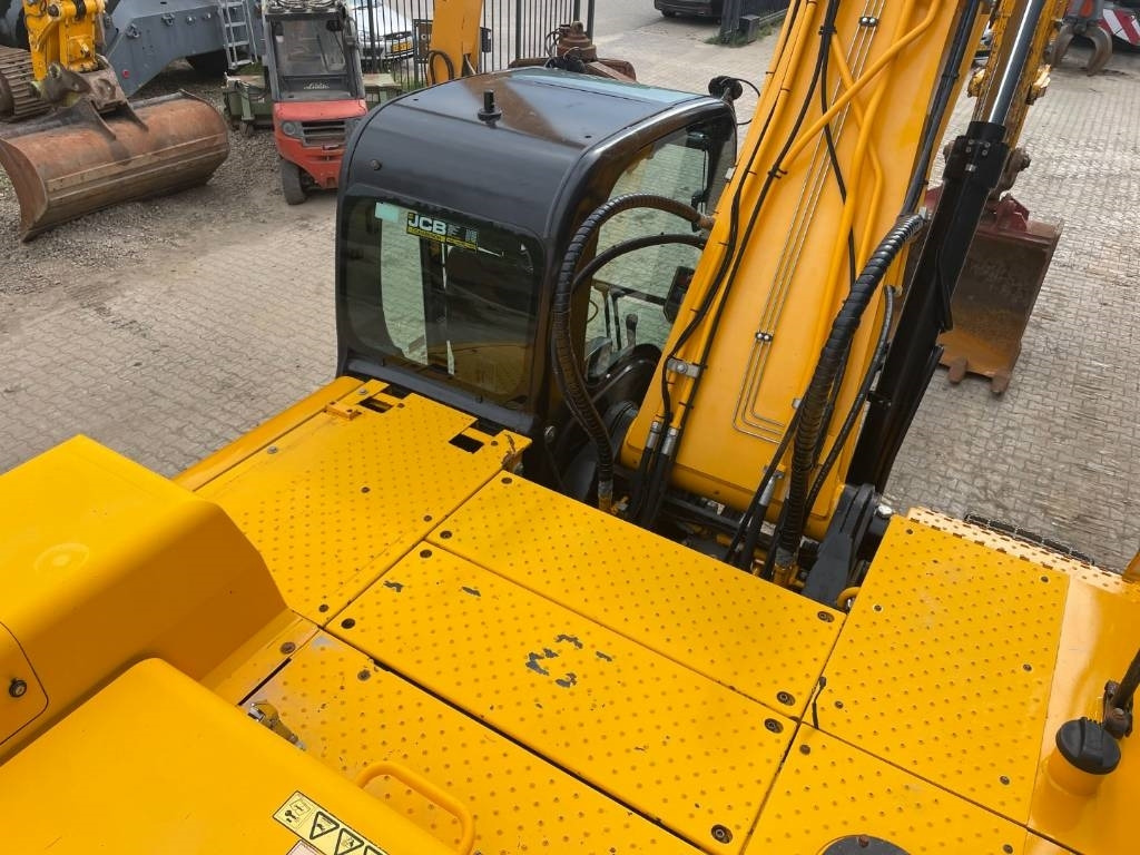 Pelle sur chenille JCB JS300LC -- JS 300 LC: photos 12