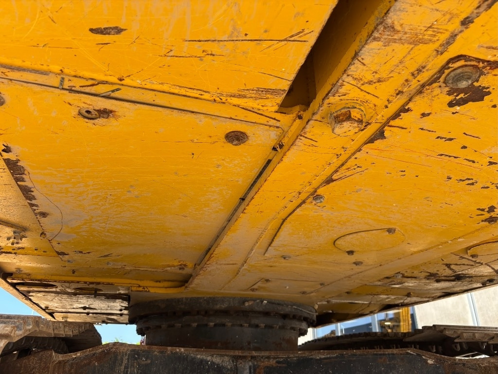 Pelle sur chenille Komatsu HB 215LC-3 HB 215 - PC 210 - PC210LC-11: photos 26 Pelle sur chenille Komatsu HB 215LC-3 HB 215 - PC 210 - PC210LC-11: photos 26