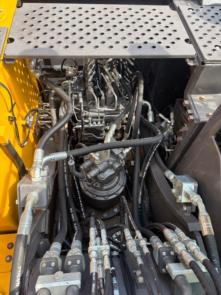 Pelle sur chenille Volvo EC 220 E L - EC220: photos 33 Pelle sur chenille Volvo EC 220 E L - EC220: photos 33