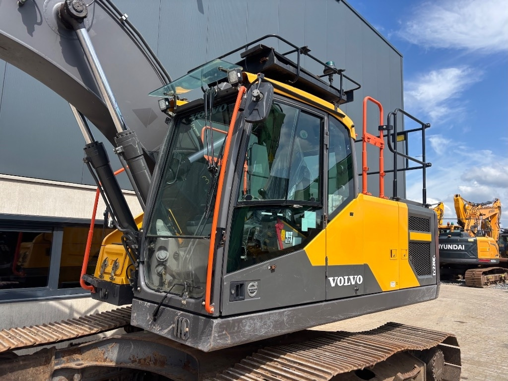 Pelle sur chenille Volvo EC 220 E L - EC220: photos 11 Pelle sur chenille Volvo EC 220 E L - EC220: photos 11