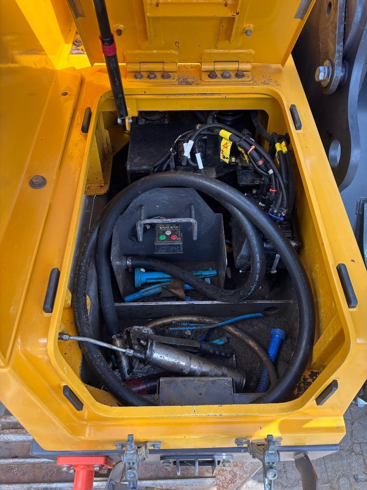 Pelle sur chenille Volvo EC 220 E L - EC220: photos 31 Pelle sur chenille Volvo EC 220 E L - EC220: photos 31