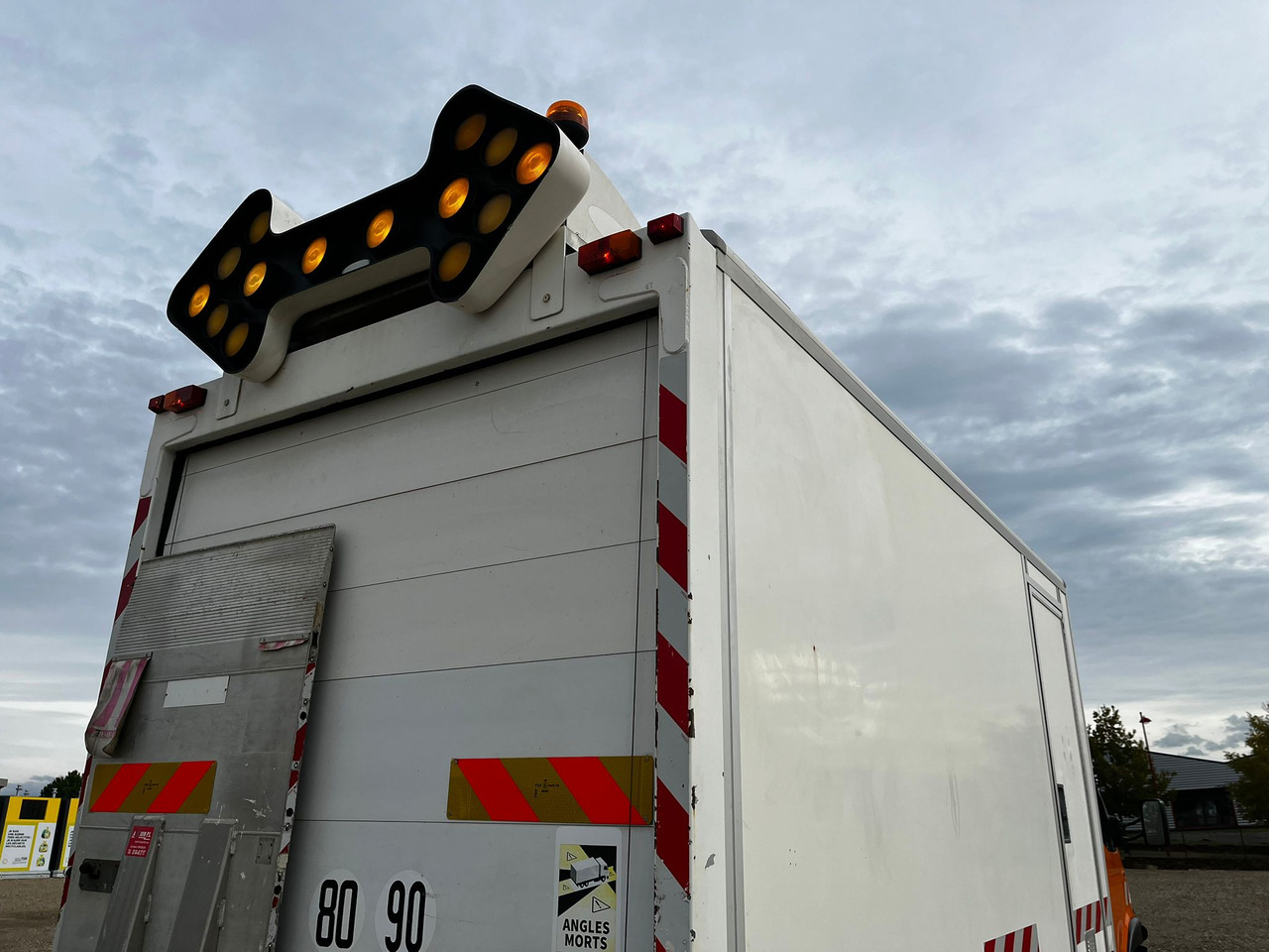 Camion fourgon RENAULT Mascott DCI 160 CAISSE + HAYON: photos 19