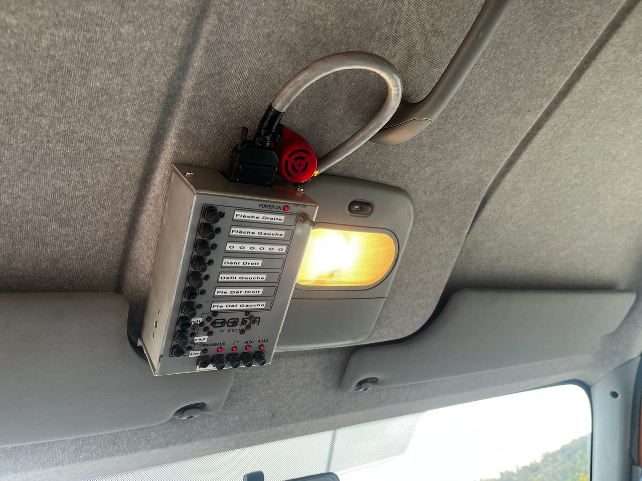 Camion fourgon RENAULT Mascott DCI 160 CAISSE + HAYON: photos 8