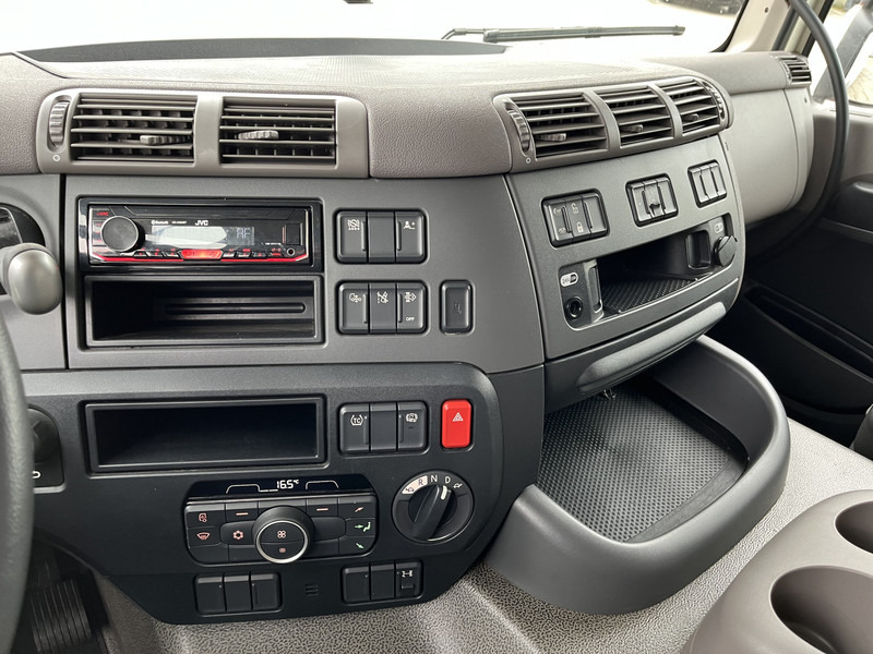 DAF CF 260 FA / Carrier Koeler - 30 gr / Chereau Frigobox / Laadklep 2000 kg - Camion frigorifique: photos 5 DAF CF 260 FA / Carrier Koeler - 30 gr / Chereau Frigobox / Laadklep 2000 kg - Camion frigorifique: photos 5