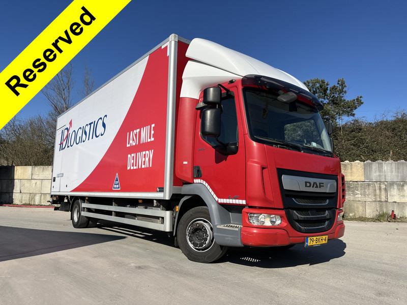 DAF LF 210 FA / 12 Ton / 344 dkm / Koffer / LBW / NL LKW - Camion fourgon: photos 1 DAF LF 210 FA / 12 Ton / 344 dkm / Koffer / LBW / NL LKW - Camion fourgon: photos 1